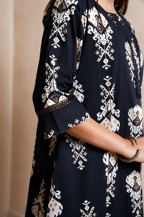 Aura – Black Kurta Set