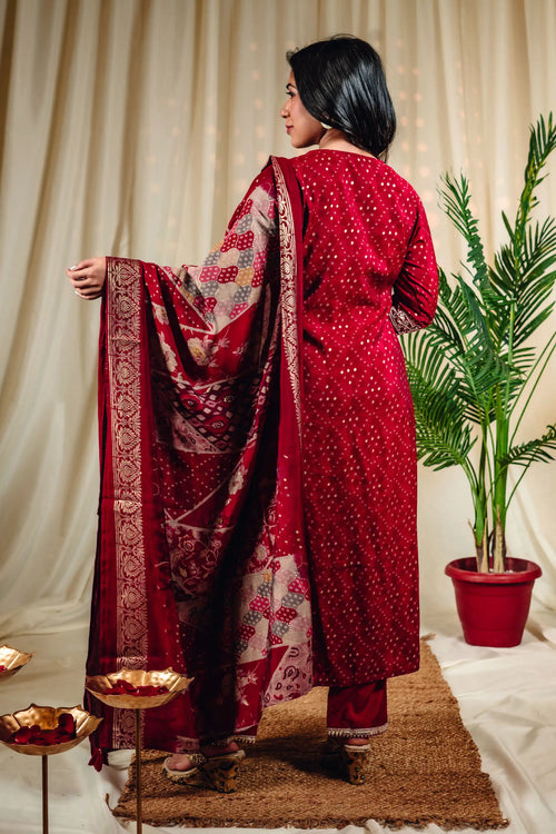 Maroon Color Bandhani Gold Print Straight Suit Set